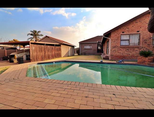 4 BEDROOM HOUSE FOR SALE IN PRIMROSE